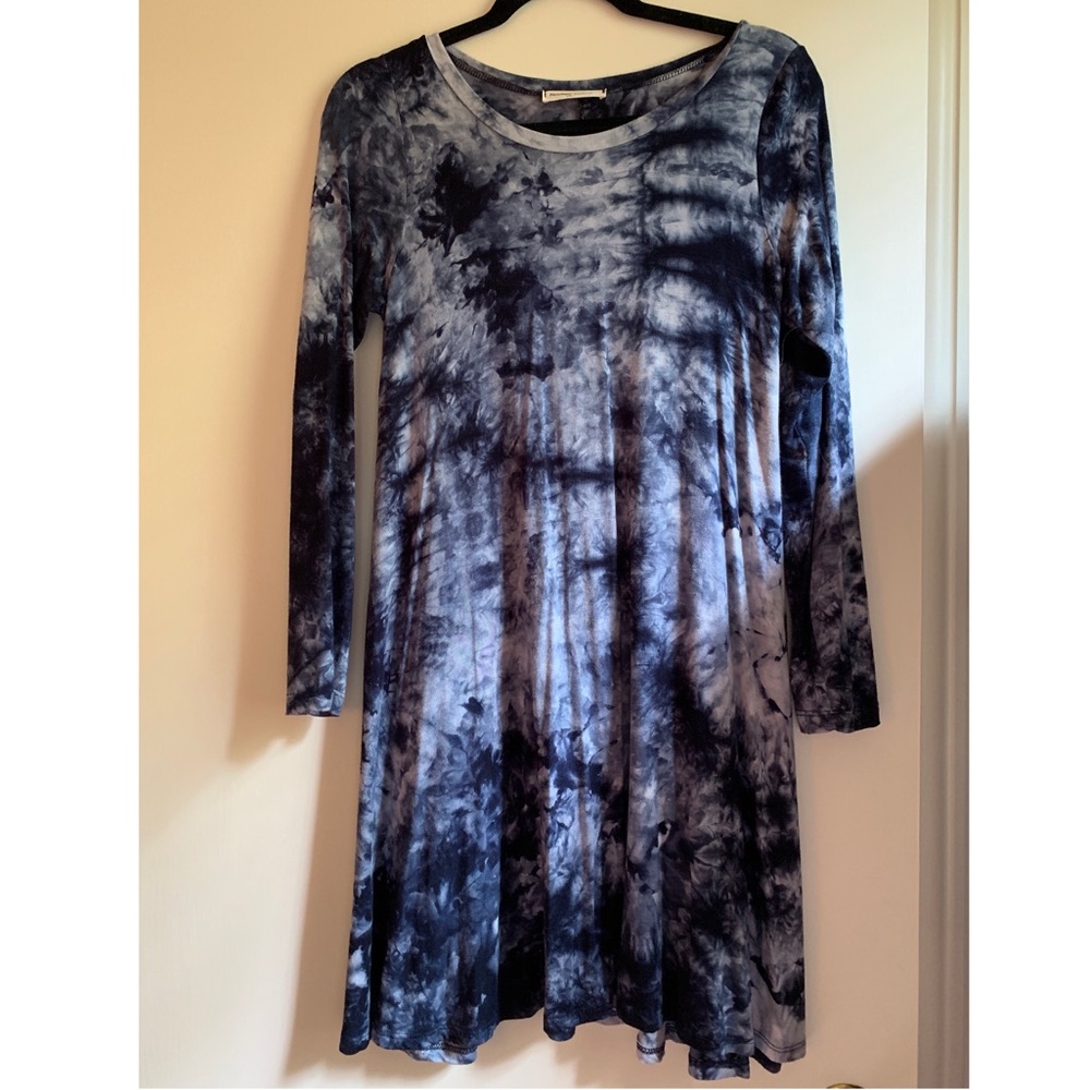 Women’s tie dye dress never worn